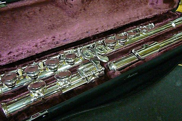 Armstrong Student Flute 505A - Image 3