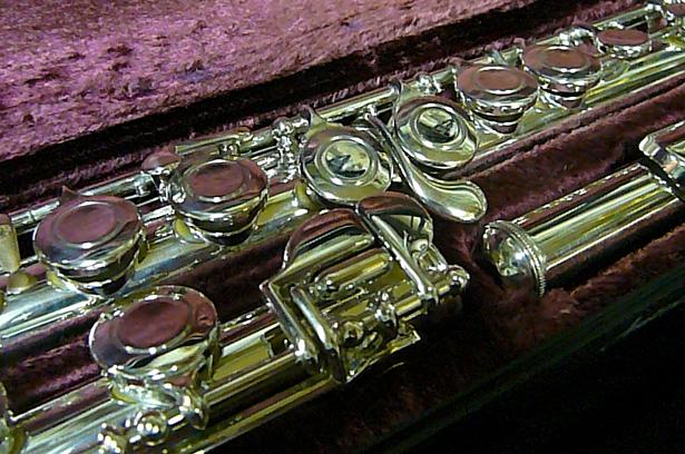 Armstrong Student Flute 505A - Image 4