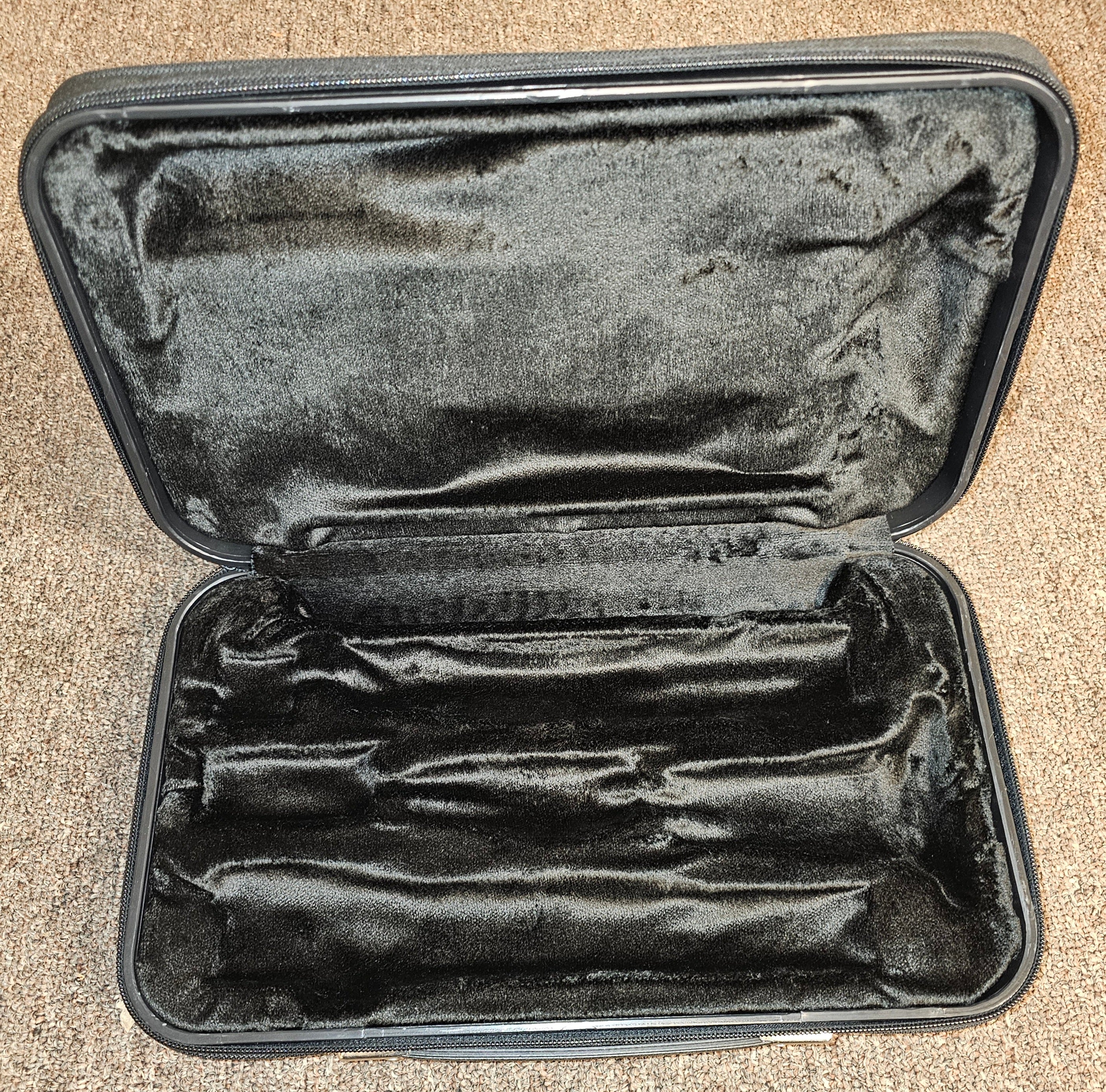 Selmer Paris Light Case Single Bb Clarinet - 5015 - Image 2
